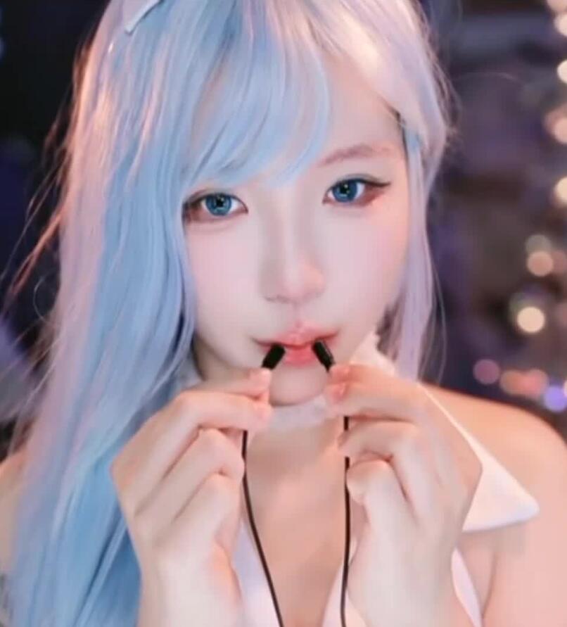 妮有柿最新ASMR福利 舔玻璃杯+舔麦